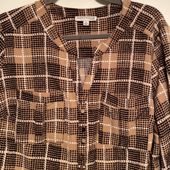 Notations Tan, Black and White Long Sleeve Blouse…size 2X - Picture 2 of 3